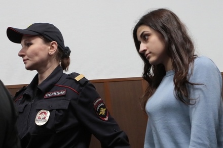Сёстры Хачатурян после освобождения из СИЗО предпочитают находиться дома