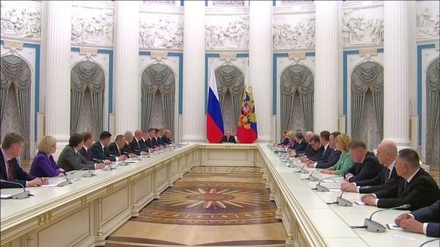 Путин поручил кабмину полностью сформировать команду в министерствах и ведомствах