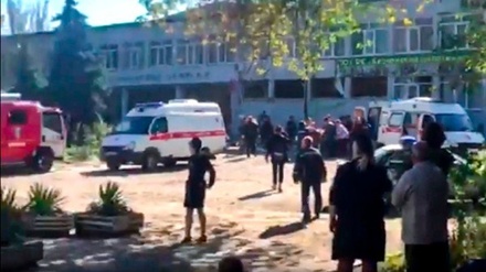 Несколько человек сообщили о стрельбе в Керченском колледже, где произошёл взрыв