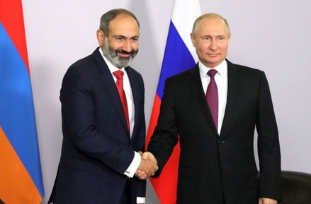 Пашинян призвал Путина не вмешиваться во внутренние дела Армении