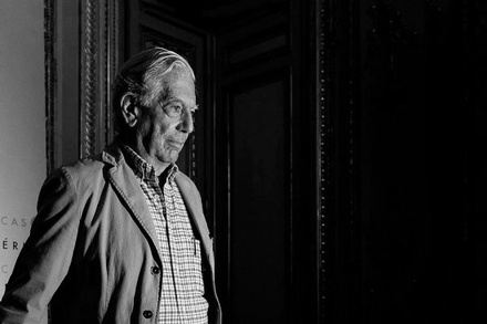 Умер лауреат Нобелевской премии по литературе Марио Варгас Льоса