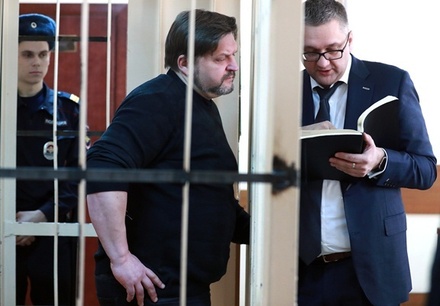 Пресненский суд Москвы признал получение взятки Никитой Белых