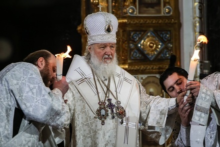 Праздничное пасхальное богослужение проходит в храме Христа Спасителя в Москве
