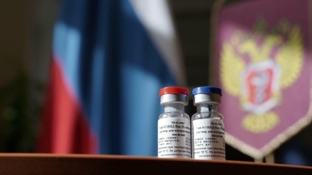 В Минздраве российскую вакцину назвали достойным оружием против COVID-19