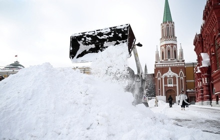 В Москве городские службы перешли на усиленный режим из-за снегопада