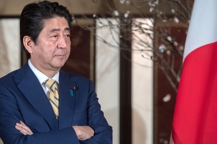Премьер Японии заподозрил наличие у КНДР ядерных боеголовок с зарином