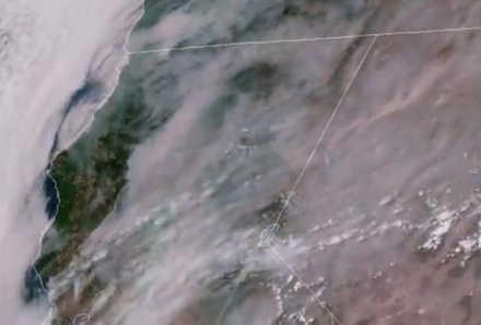 Дым от пожаров в Калифорнии сняли из космоса