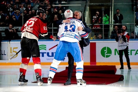 КХЛ переложила на омский «Авангард» ответственность за инцидент с упавшим Моуриньо