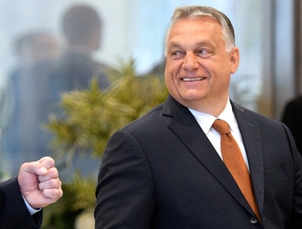 Премьер Венгрии выступил за снятие энергетических санкций ЕС против России до конца года