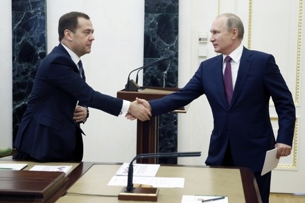 Песков: встреча Путина и Медведева связана с отчётом кабмина, а не с санкциями США