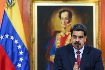 Мадуро анонсировал военные учения по отработке вторжения в страну