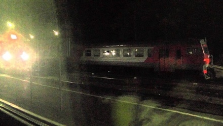 Пассажиры застрявших в Подмосковье поездов около трёх часов сидят без отопления и света