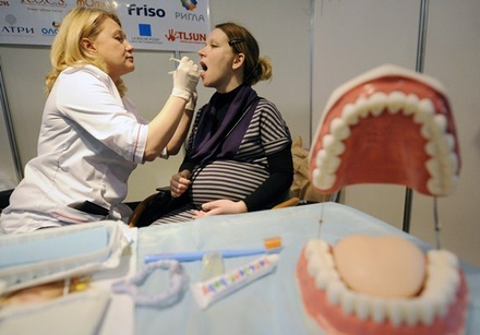 Стоматологические кабинеты в Москве будут оказывать только экстренную помощь