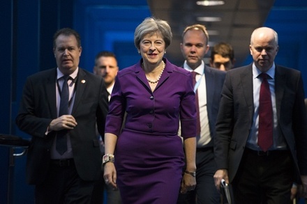 В Британии обсуждают сроки отставки Терезы Мэй