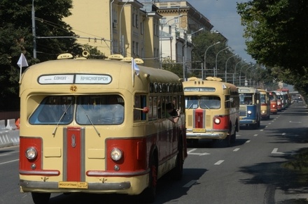 Из-за ретропарада автобусов в Москве перекроют Фрунзенскую набережную