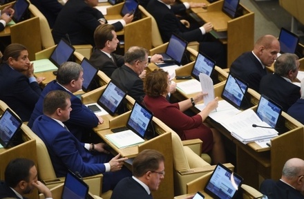 Депутаты назвали слишком затратной идею Милонова переодеться в сюртуки и френчи