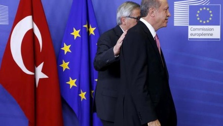 Еврокомиссия предложит отменить визы для Турции