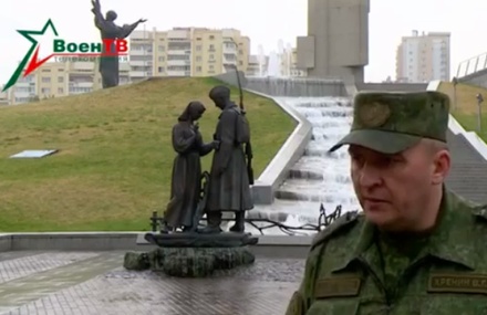Глава Минобороны Белоруссии пригрозил армией нарушителям у памятников ВОВ