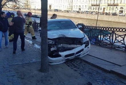 В ДТП в центре Петербурга пострадали пятеро взрослых и один ребёнок