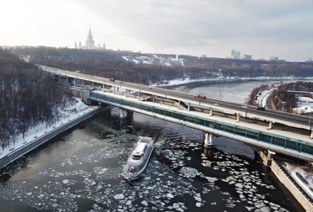 На Москве-реке загорелся теплоход