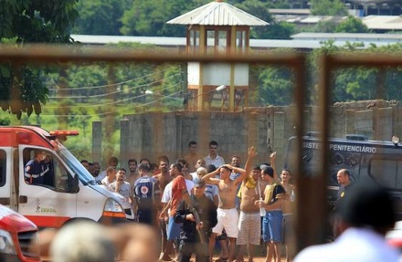 10 заключённых убиты в бразильской тюрьме