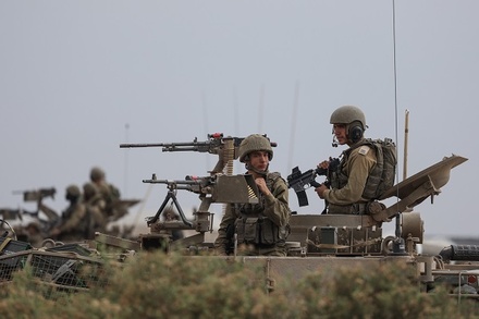 Израиль сообщил о случайном выстреле своего танка по КПП Египта