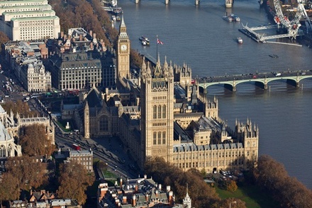 В британском парламенте назвали угрозой безопасности «грязные деньги» из России