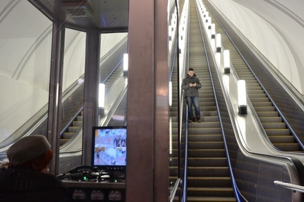В метрополитене уточнили судьбу дежурных у эскалаторов