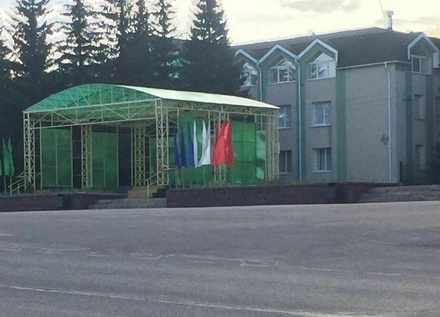 В Башкирии исправили ошибку в цветах флага РФ в День России