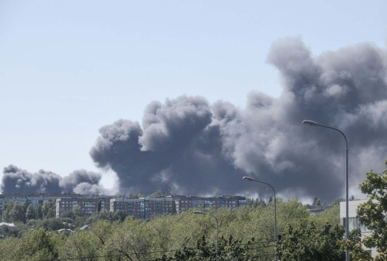 Что взорвалось в самаре сегодня. Взрыв в Самарской области в Чапаевске. Галактика после пожара Донецк. Пожар на заводе.