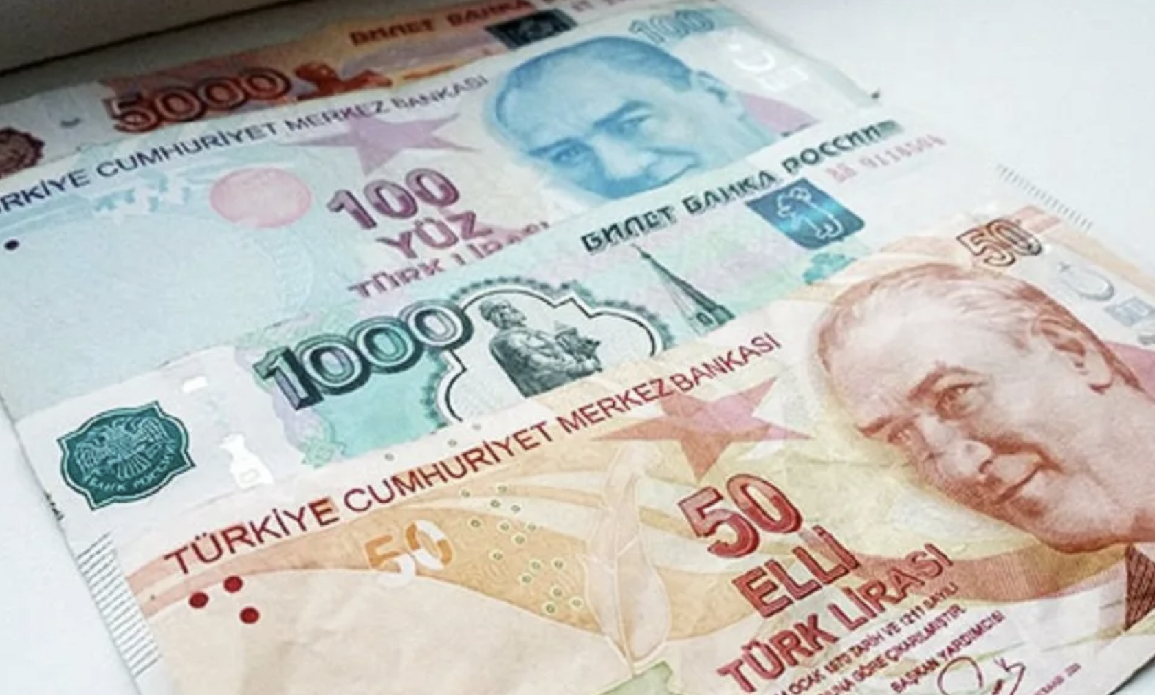 Доллар рубль турция. Турецкие Лиры в рубли. Российские рубли и турецкие Лиры. Национальная валюта Турции. Лир в рублях в Турции.